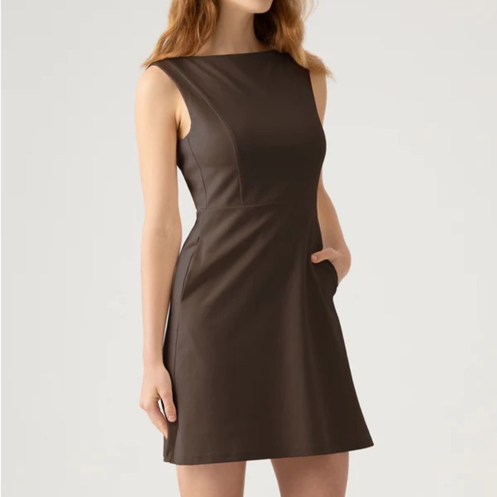 128OGL.- Work-Leisure Boatneck Dress - Dark Truffle . Size Small